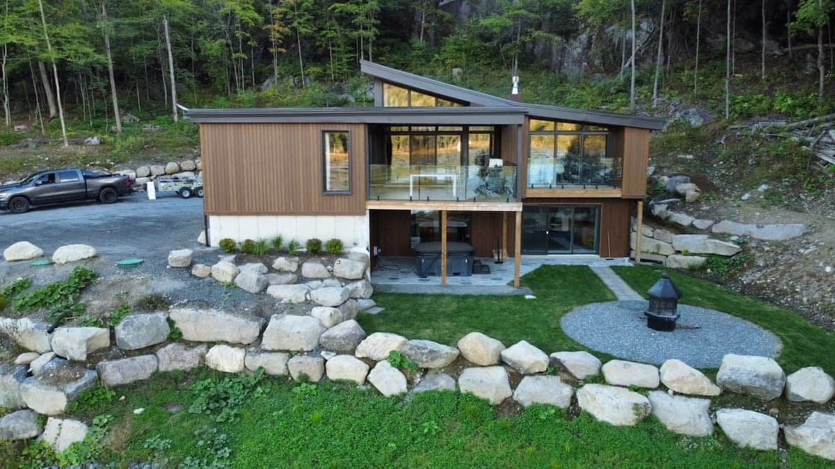 Lakeview Luxury Cottage w/ Private Spa